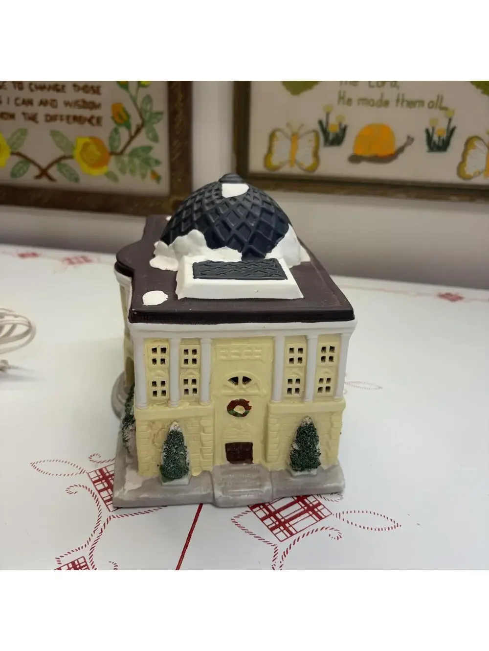 Christmas Village city hall 1993 vintage ceramic